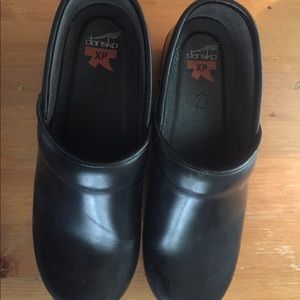 Black Dansko XP 39